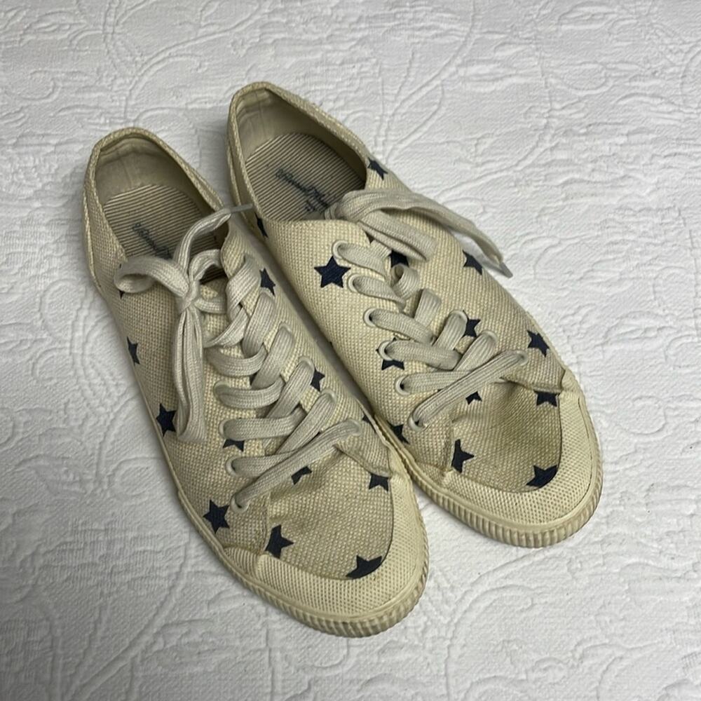 Universal Thread Women’s Star Tennis Shoes Size 10